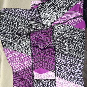 Large Purple Geometric Abstract Print Athletic Leggings with Side Pockets